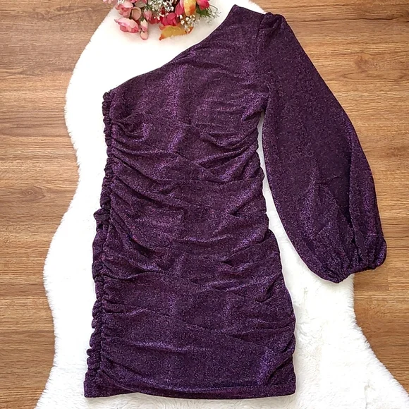 Elegant Purple One-Shoulder Dress - Picture 2 of 14